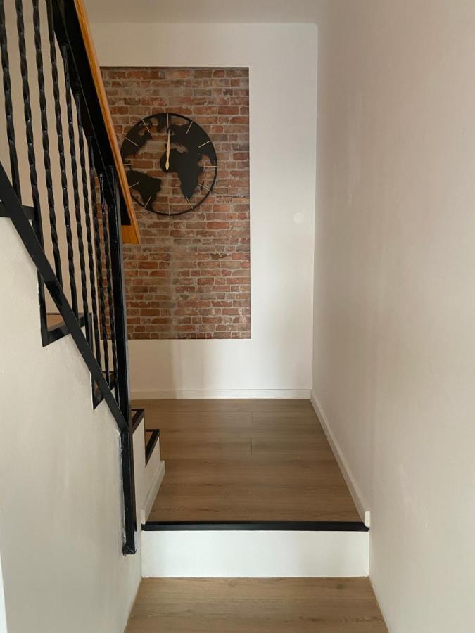 Green Oasis New Apartment プーラ エクステリア 写真