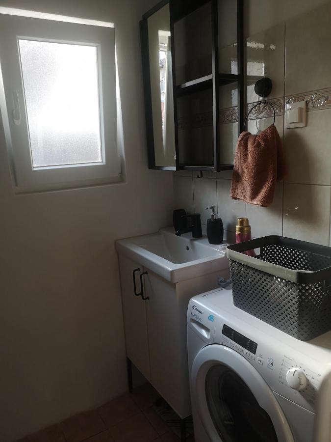 Green Oasis New Apartment プーラ エクステリア 写真